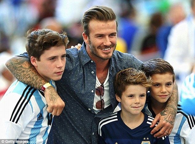 Beckham cùng 3 quý tử trong một khung ảnh: Ai là người đẹp trai nhất nhà? - Ảnh 5.