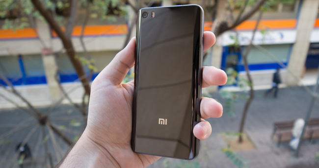 Bất chấp Mi Mix ra đời, Mi 5 chính hãng vẫn là điện thoại đáng mua nhất của Xiaomi lúc này - Ảnh 3.