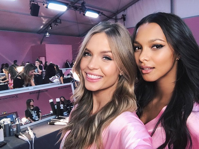 Hé lộ loạt ảnh hậu trường nóng bỏng Victoria's Secret show 2016