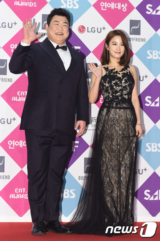 Thảm đỏ SBS Entertainment Awards: Running Man lần đầu xuất hiện, Seolhyun lột xác bên dàn mỹ nhân - Ảnh 25.