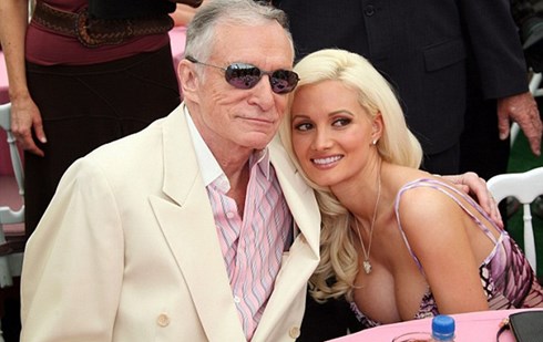 nang tho Ông trùm Playboy Hugh Hefner không thể có con, Holly Madison rời lâu đài thỏ