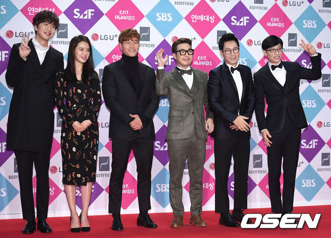 Thảm đỏ SBS Entertainment Awards: Running Man lần đầu xuất hiện, Seolhyun lột xác bên dàn mỹ nhân - Ảnh 6.