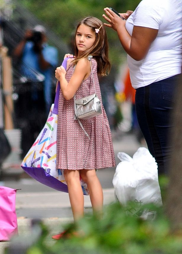 Suri Cruise - Thiên thần nhí một thời ngày càng luộm thuộm và mất vẻ đáng yêu - Ảnh 28.