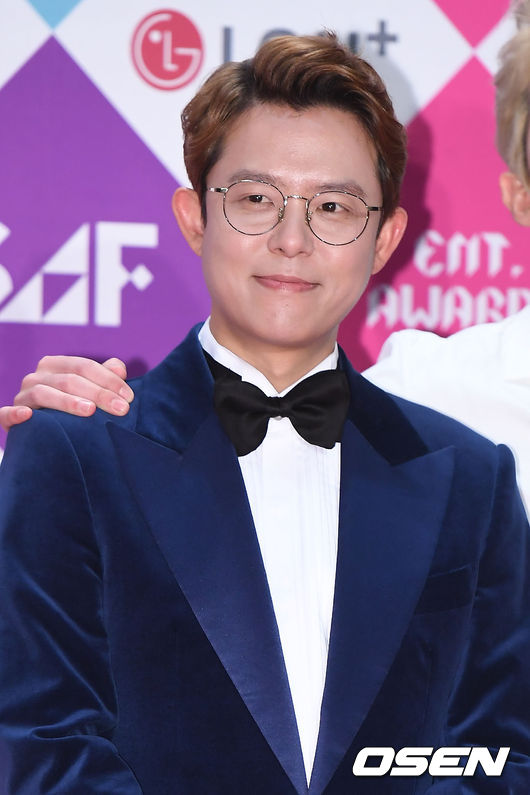 Thảm đỏ SBS Entertainment Awards: Running Man lần đầu xuất hiện, Seolhyun lột xác bên dàn mỹ nhân - Ảnh 30.