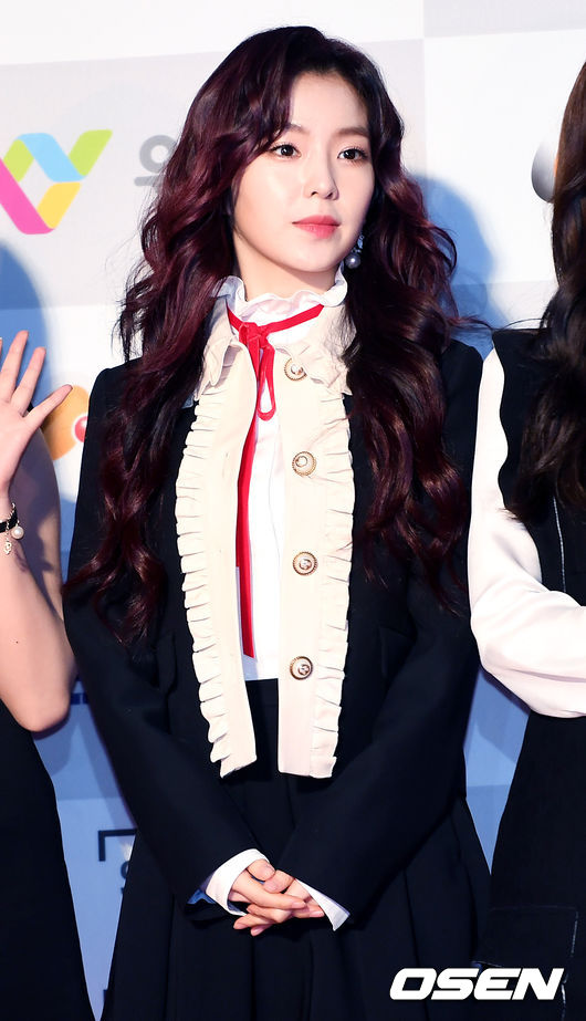 Thảm đỏ Seoul Music Awards: Phạm Băng Băng Hàn Quốc mặc sến vẫn đủ lấn át loạt mỹ nhân Kpop - Ảnh 4.