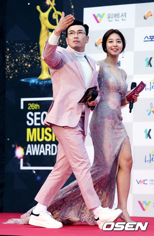 Thảm đỏ Seoul Music Awards: Phạm Băng Băng Hàn Quốc mặc sến vẫn đủ lấn át loạt mỹ nhân Kpop - Ảnh 9.