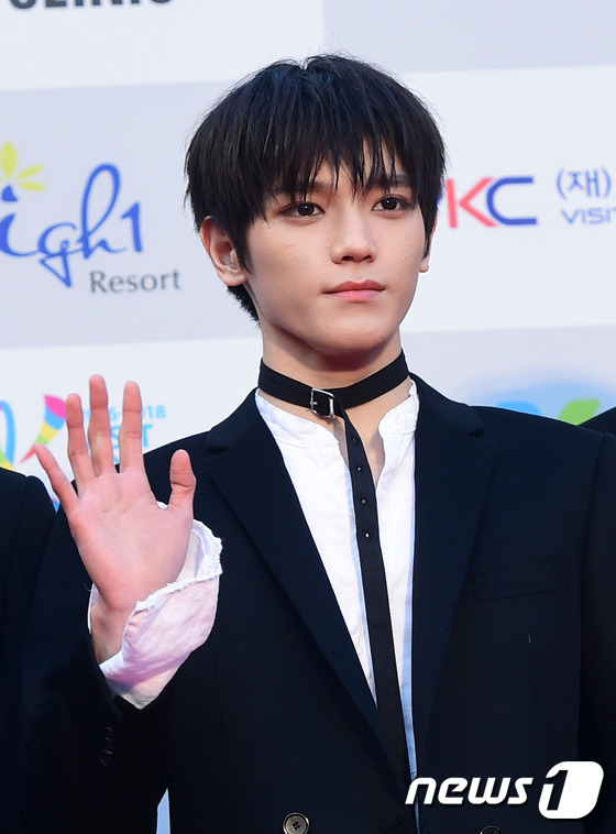 Thảm đỏ Seoul Music Awards: Phạm Băng Băng Hàn Quốc mặc sến vẫn đủ lấn át loạt mỹ nhân Kpop - Ảnh 22.