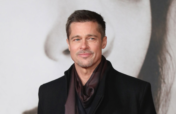 Brad Pitt bị sụt cân nghiêm trọng sau khi Angelina Jolie đệ đơn xin ly hôn.