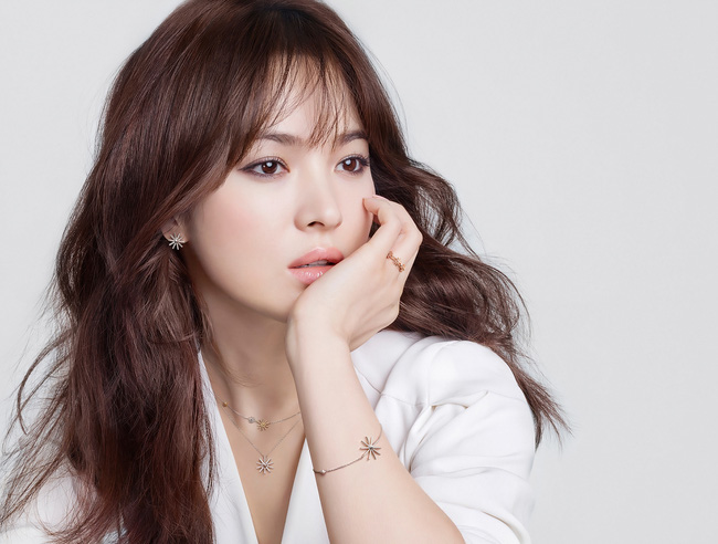 Mặc Kim Tae Hee hay Suzy, Song Hye Kyo vẫn sở hữu đặc điểm khuôn mặt đẹp nhất xứ Hàn - Ảnh 1.
