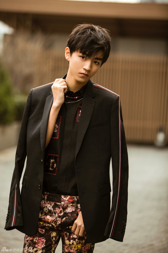 Loạt ảnh của Vương Tuấn Khải (TFBoys) 5 năm trước và bây giờ bất ngờ hot hòn họt - Ảnh 7.