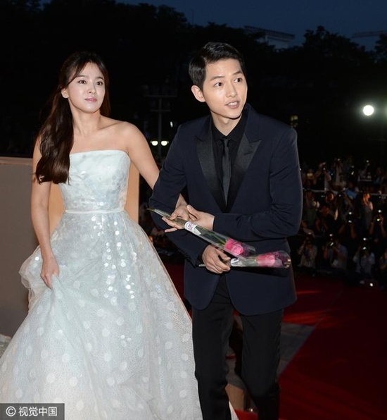  Rộ tin Song Joong Ki và Song Hye Kyo sẽ làm đám cưới trong năm nay 