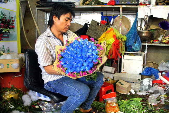 Bất ngờ với giá hoa ngày lễ Valentine tại Sài Gòn: Ít người mua, giá còn rẻ hơn ngày thường - Ảnh 6.