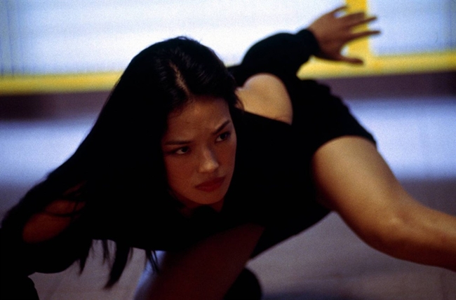 Ấn tượng nhất phải kể tới vai nữ sát thủ gợi cảm Trần Ái Lâm trong 'Tịch dương thiên sứ' (2002).