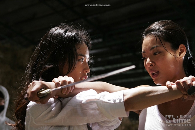 Năm 2006, người đẹp xứ Đài tiếp tục thể hiện vai sát thủ trong 'Vợ tôi là gangster 3' của điện ảnh Hàn Quốc.
