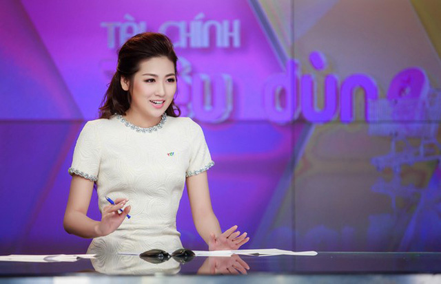 Á hậu Tú Anh ngày càng xinh đẹp, trưởng thành trên sóng VTV - Ảnh 2.