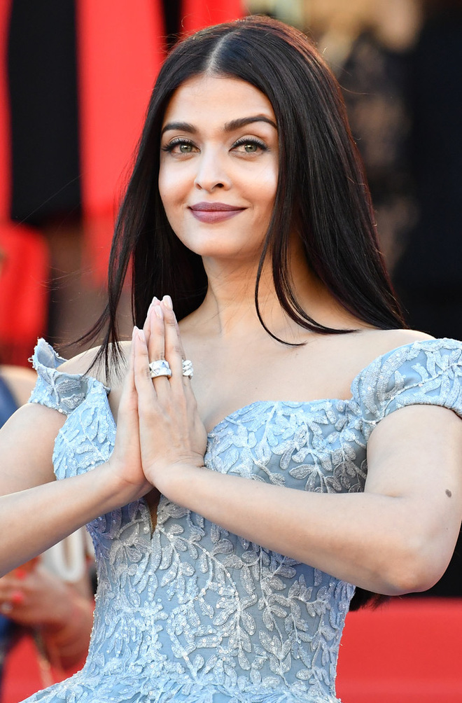 Hoa hậu Aishwarya Rai đẹp như Lọ Lem, chặt chém dàn mỹ nhân trên đấu trường nhan sắc Cannes! - Ảnh 6.