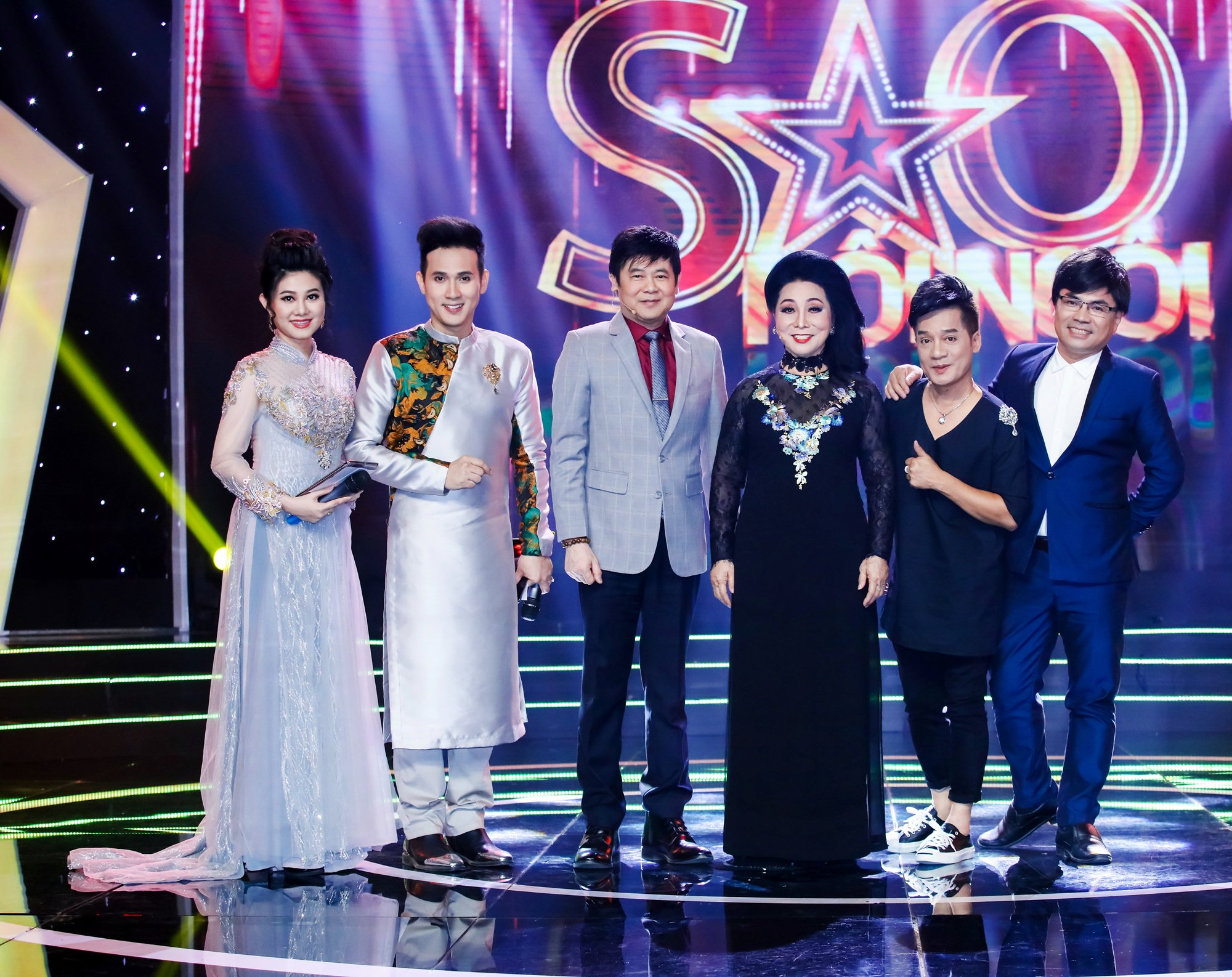 Giam khao va MC chuong trinh (3)