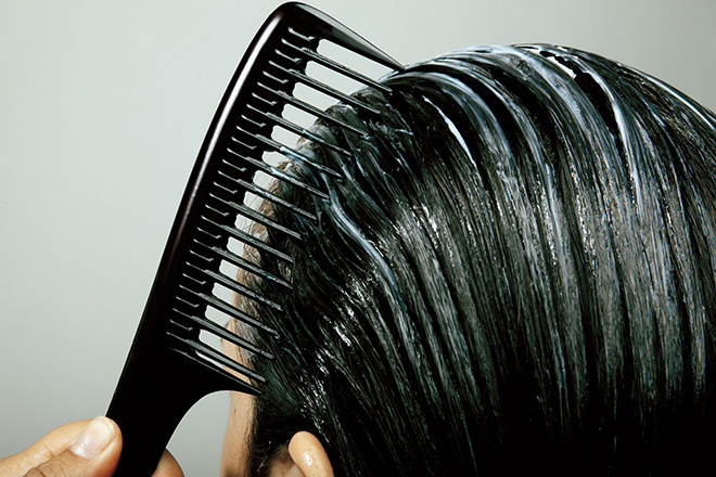 Những sai lầm khi gội đầu khiến tóc ngày càng xơ rối, gãy rụng - 8