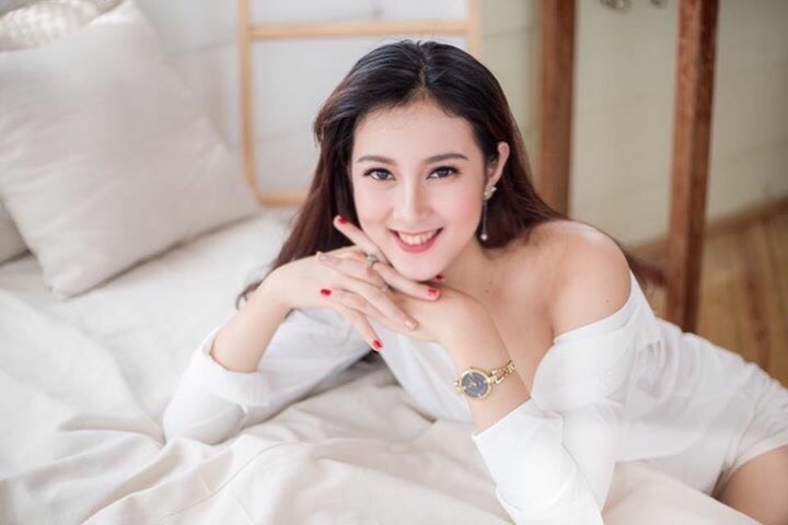 Ho Thuy Tien 9