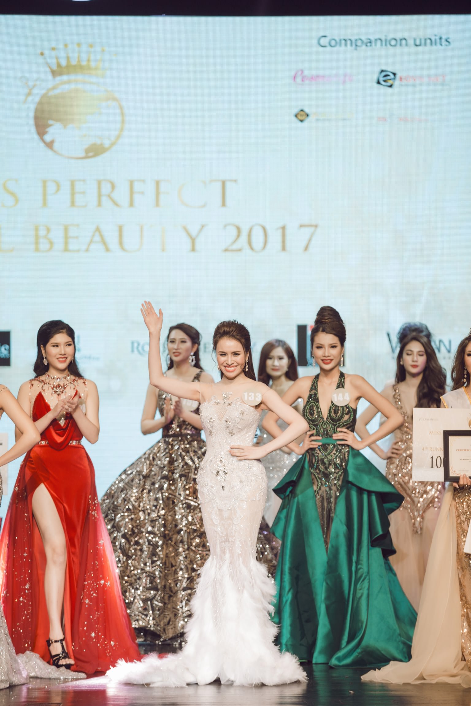 Thư Dung trở thành tân Hoa hậu Sắc đẹp Hoàn mỹ Toàn cầu 2017 tại Hàn Quốc mùa đầu tiên