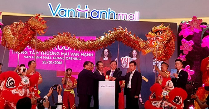 Vạn Hạnh Mall: Trung tâm thương mại lớn nhất quận 10 chính thức khai trương