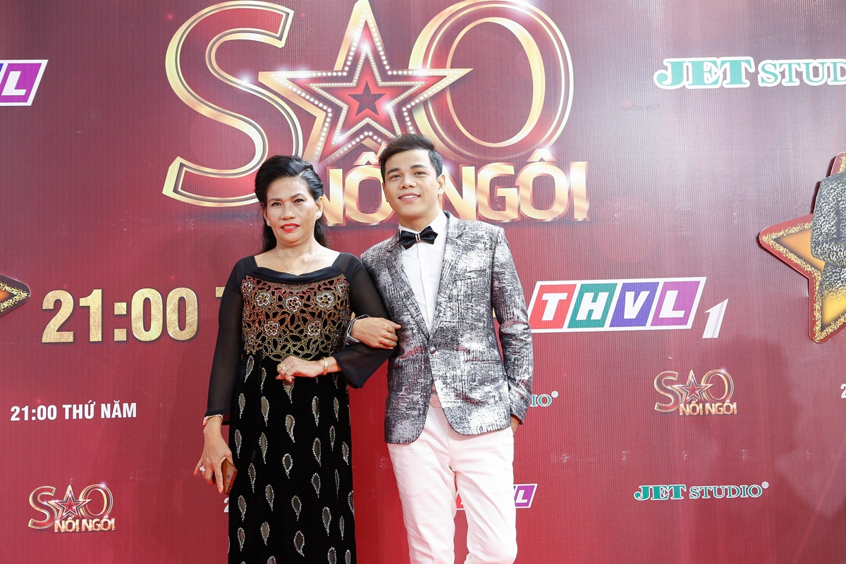 Thi sinh Hoang Hai va me (4)