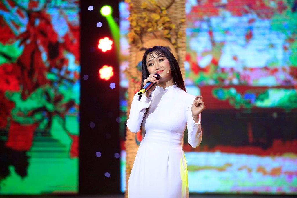 Phuong  Trang - Tiet muc Ngay da dom bong (3)