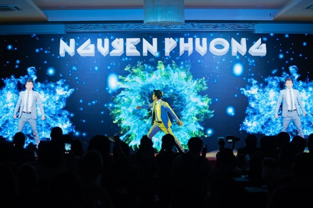 ao thuat gia nguyen phuong lifestyle 4 Kỷ lục gia Nguyễn Phương xác lập kỷ lục thế giới với màn trình diễn ảo thuật 4D