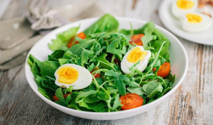 Salad từ trứng cung cấp chất dinh dưỡng, chất béo lành mạnh, protein phục vụ 