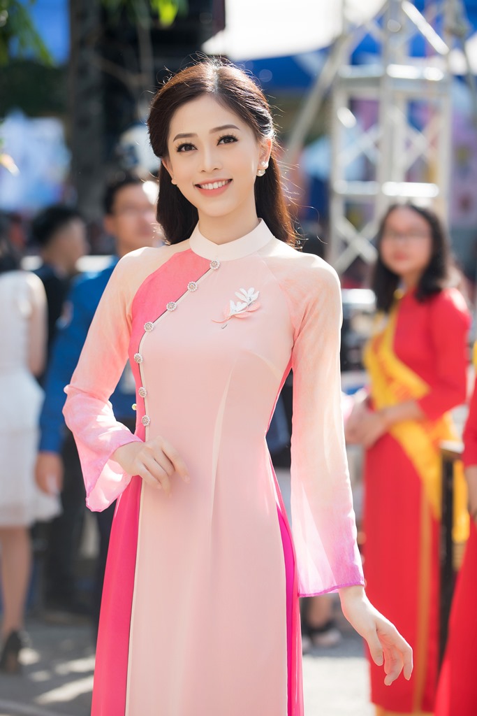 Á hậu Phương Nga (20)