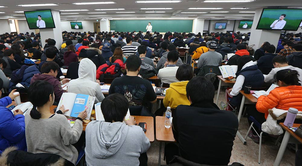 Học sinh Hàn Quốc trước ngày căng thẳng nhất trong 'năm địa ngục' - 1