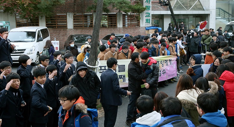 Học sinh Hàn Quốc trước ngày căng thẳng nhất trong 'năm địa ngục' - 2