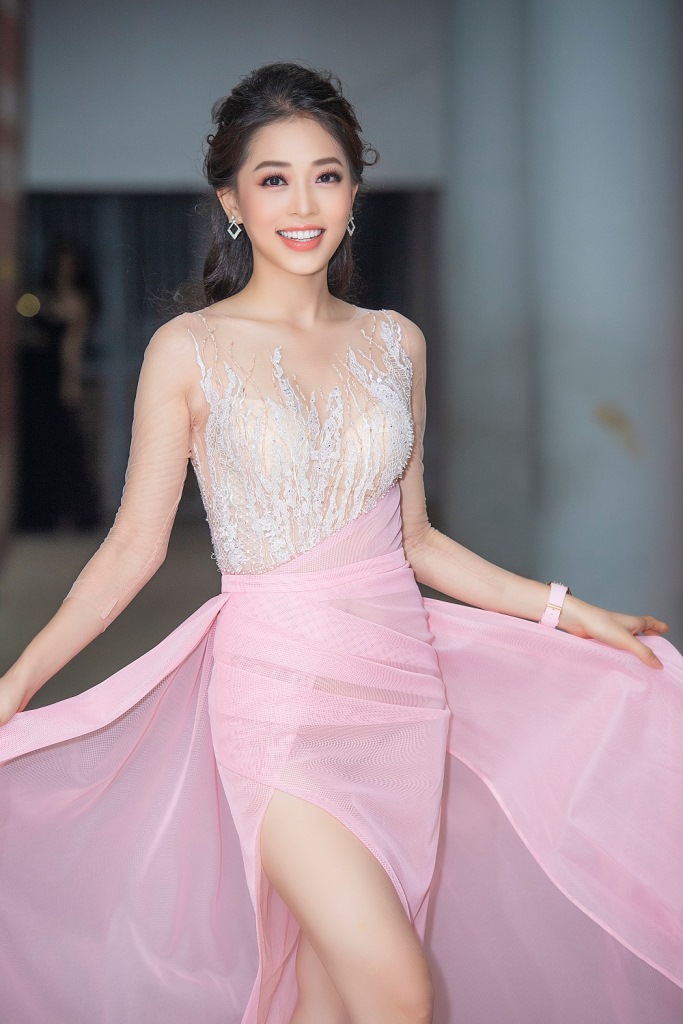 Á hậu Phương Nga (19)