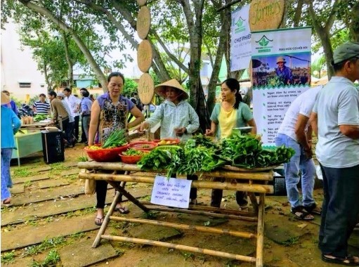 Khu chợ phiên đầu tiên tại Việt Nam nói không với túi ni lông - 3