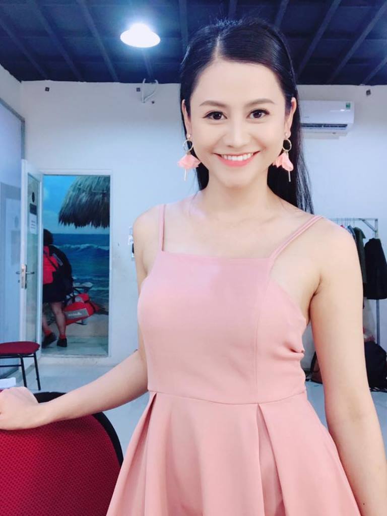 Đoàn Thanh Phượng vào vai Kim Đường trong phim Tám Công Sở (4)