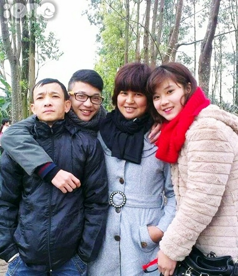 bức ảnh gia đình hiếm hoi của Hoàng Yến Chibi