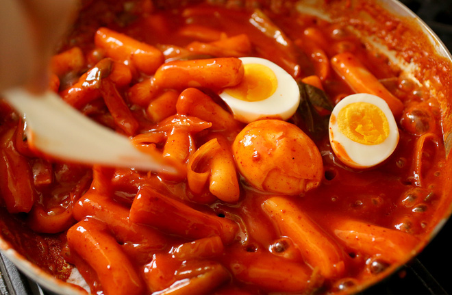 Liệu pháp chữa stress độc nhất vô nhị của người Hàn: ăn cay - Ảnh 1.