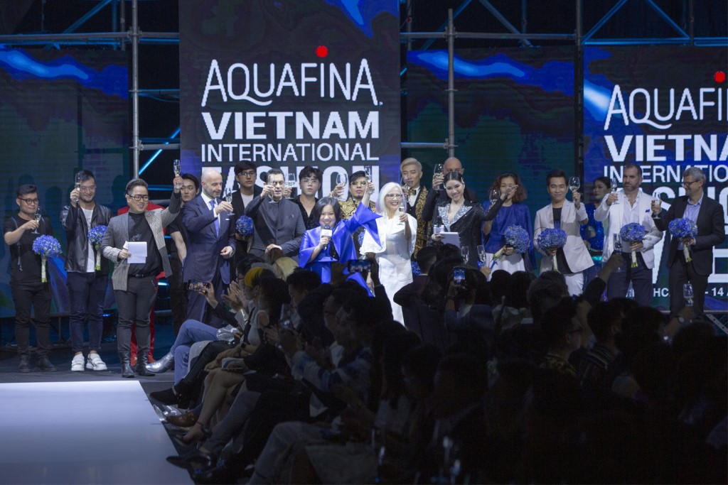 Nghi thức Khai mạc Aquafina Vietnam International Fashion Week Xuân Hè 2019