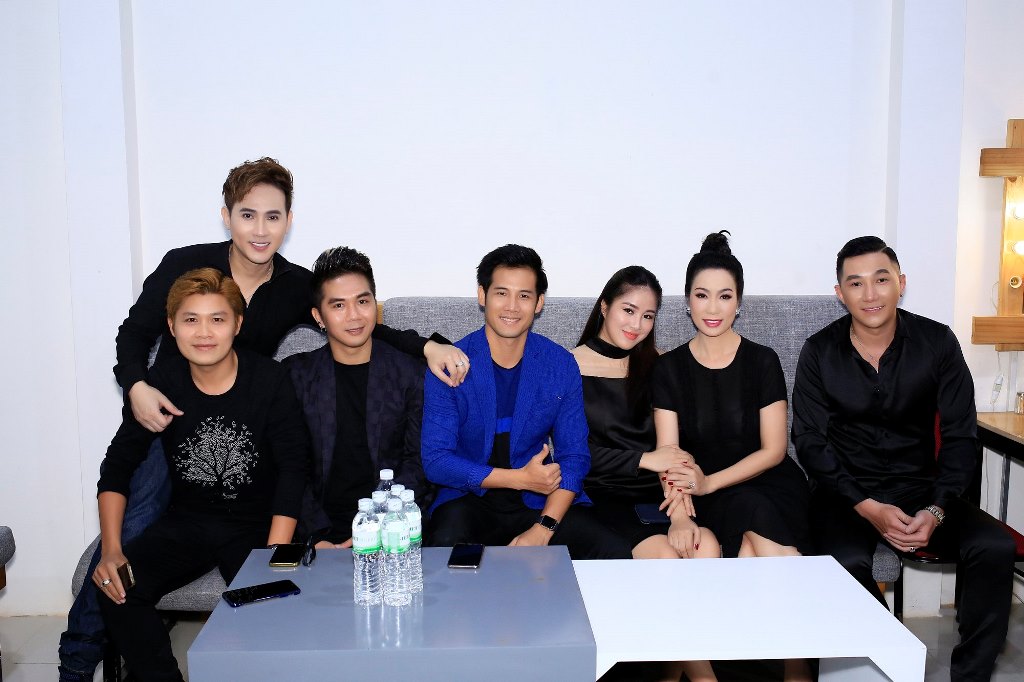 HAU TRUONG SHOWBIZ KE XAU (3)