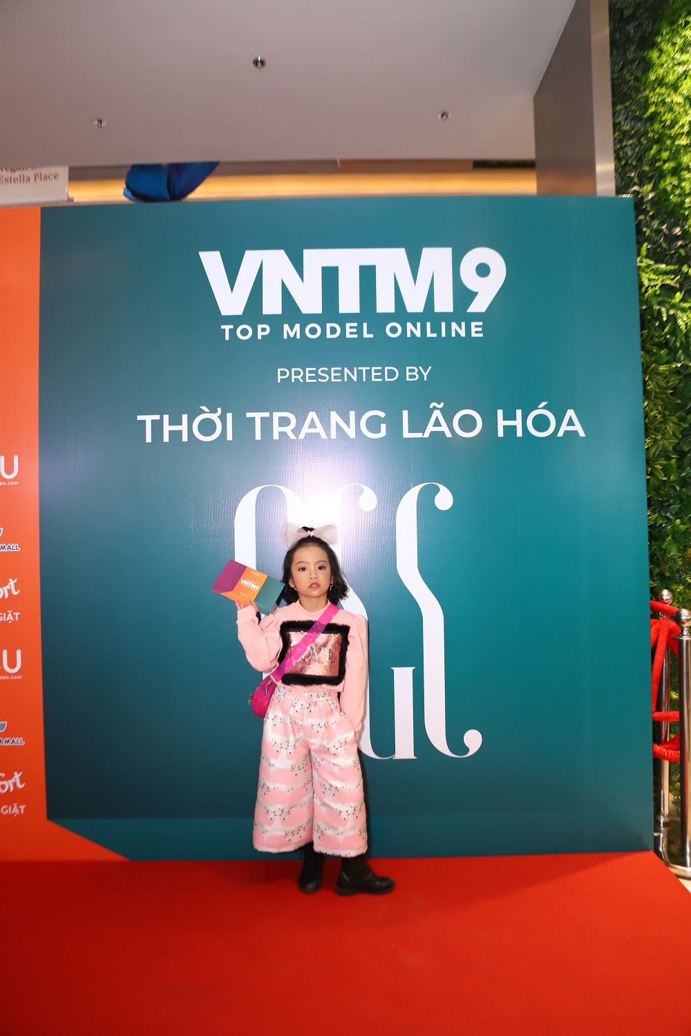 CÁC THÍ SINH MODEL KID ĐỔ BỘ THẢM ĐỎ FINAL WALK TOP MODEL ONLINE(3)