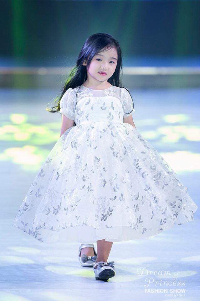 Ly Ly Yen Oanh (2)