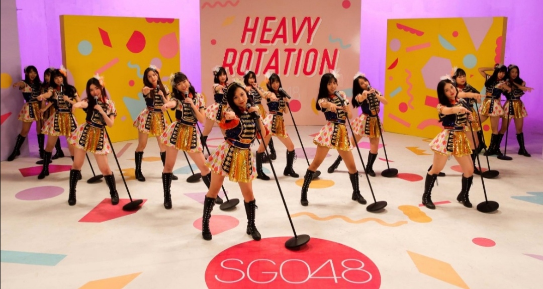 Screenshot 20190802 100538 SGO48 tung MV Heavy Rotation lên YouTube, fans bấn loạn đòi cover ngay