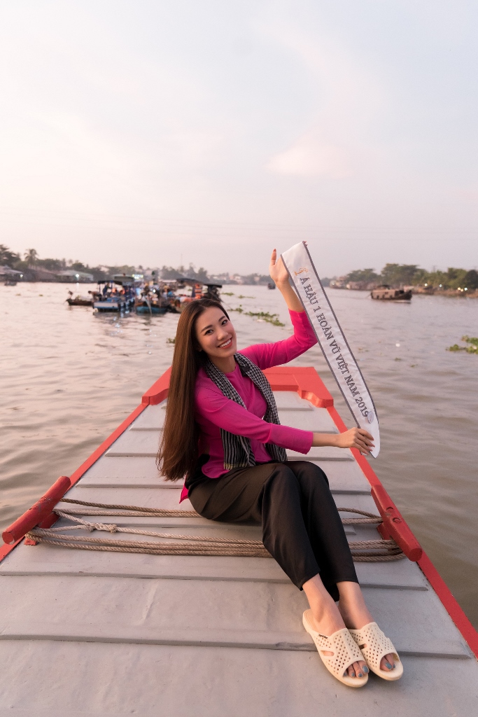 A hau Kim Duyen_Cho Noi Cai Rang_Hoa Hau Hoan Vu Viet Nam 2019 (2)