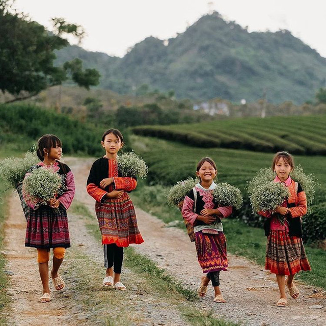 Tết mà chẳng chịu ở nhà, người người rủ nhau trèo đèo, lội suối! - Ảnh 7.