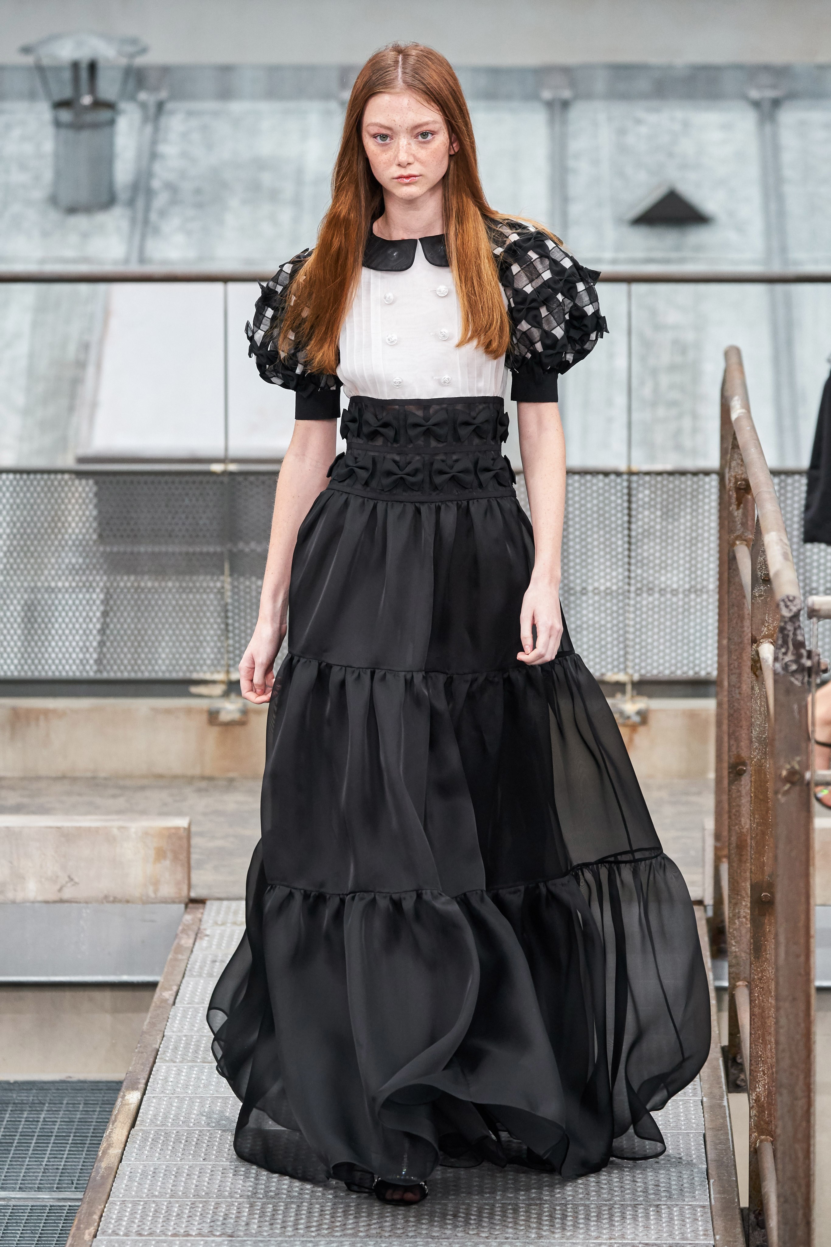 Chân váy xếp tầng Chanel - xu hướng thời trang Xuân - Hè 2020