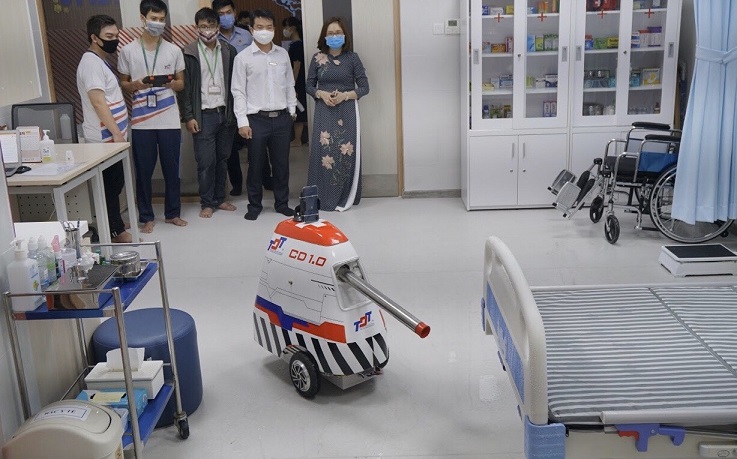 Chế tạo thành công robot đa năng giá rẻ hỗ trợ ngành y chống dịch - 2