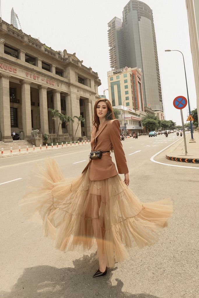 Hoa hau Khanh Van_Street Style3