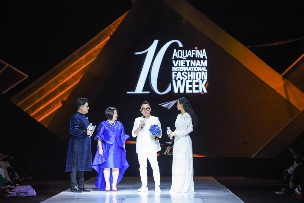 NHÀ THIẾT KẾ NGUYỄN CÔNG TRÍ CHÍNH THỨC MỞ MÀN AQUAFINA VIETNAM INTERNATIONAL FASHION WEEK 2020(13)