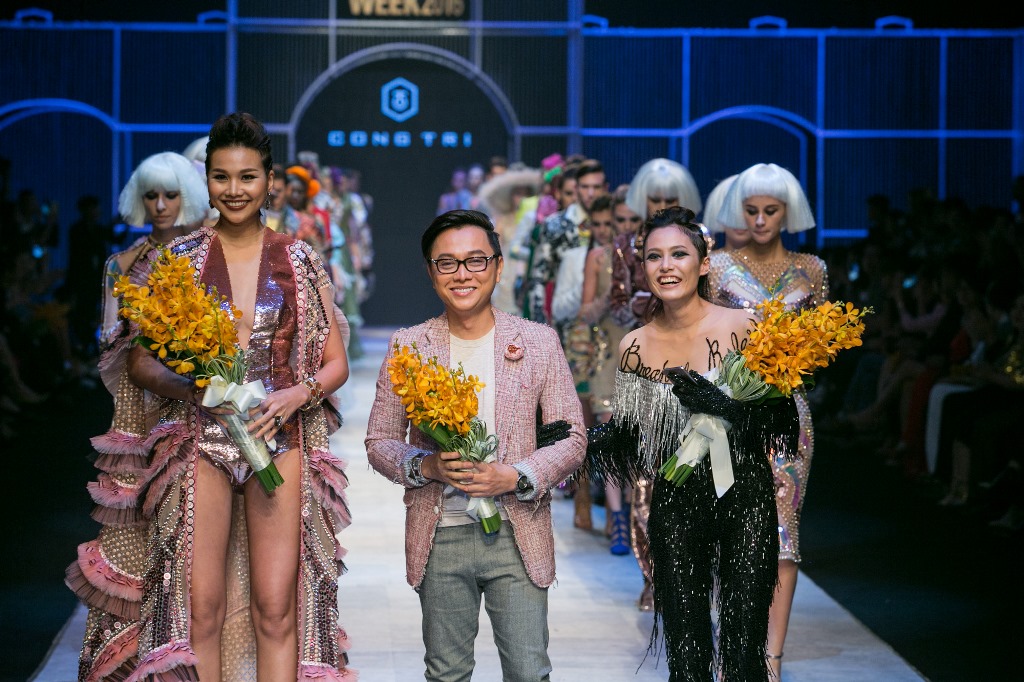 NHÀ THIẾT KẾ NGUYỄN CÔNG TRÍ CHÍNH THỨC MỞ MÀN AQUAFINA VIETNAM INTERNATIONAL FASHION WEEK 2020(5)