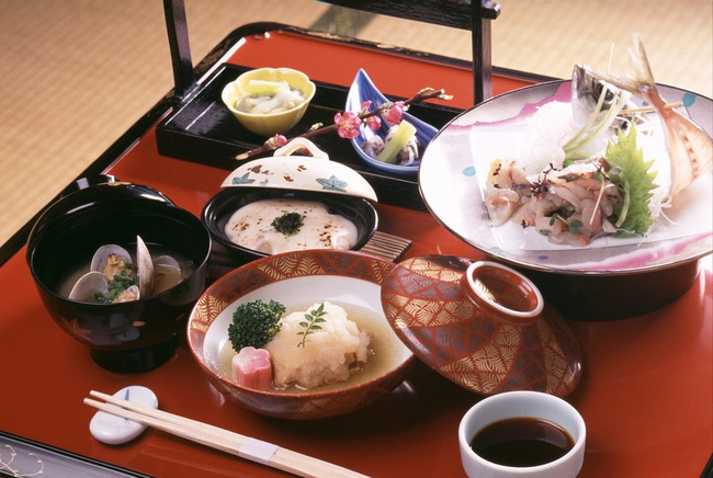Mỗi bữa cơm, người Nhật luôn ăn "1 loại cá" để giảm cân và trẻ lâu, phụ nữ Nhật còn cho trẻ dùng nhiều để thông minh mau lớn - Ảnh 1.